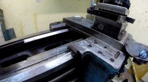 Токарный станок - проверка нижних направляющих