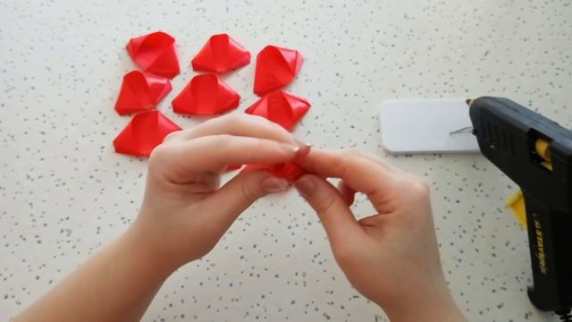 МК?Простая роза из атласных лент. Мастер класс. смотреть онлайн