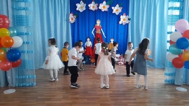 Песенка от Пчелок смотреть онлайн