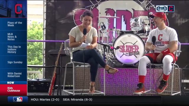 Indians Kids Clubhouse with Daniel Robertson смотреть онлайн