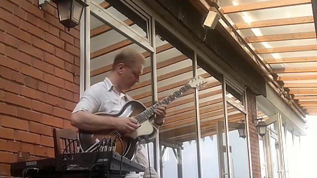 Unknown East German guitar from 50s with Rellog pickup смотреть онлайн