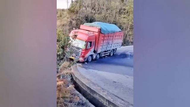 Top 10 Crazy Dangerous Heavy Equipment Truck, Car, Crane & Excavator Fails ! Train hit Car 2022 смотреть онлайн