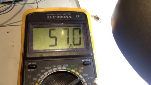 Электричество из неоновых ламп,но ведь это не полупроводник смотреть онлайн