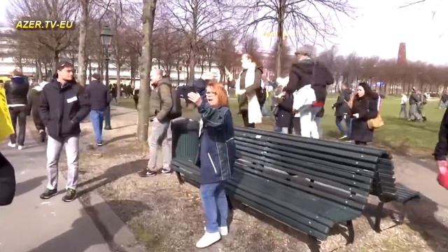 В Нидерландах продолжаются протесты против "корона-диктатуры". смотреть онлайн