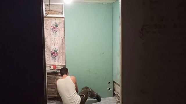 Ремонт старого дома , монтаж стены из ГКЛ санузел #3 смотреть онлайн