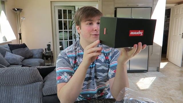 Supreme SS18 Week 12 - Fox Racing Vue Goggles Unboxing смотреть онлайн