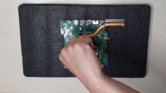 Acer Aspire ES1-572 Complete Disassembly And Cleaning/replacing Thermal Paste