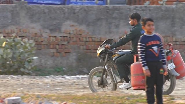 ✅Попали на индийский ЗАВОД ? Первый раз в Индии и сразу в опасный район☠ смотреть онлайн
