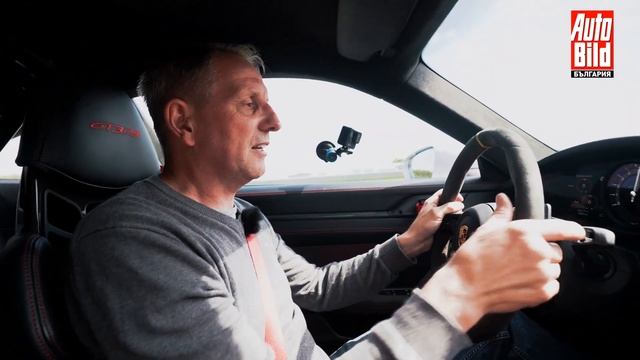 VW „,костенурка” предизвиква новото Porsche 911 GT3 RS