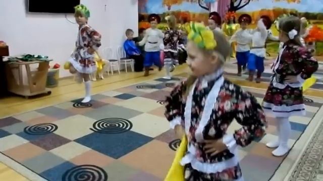 Копия видео "ВАЛЕНКИ". РОСТОВ-НА-ДОНУ. ДЕТСКИЙ САД "КАЗАЧОК" смотреть онлайн
