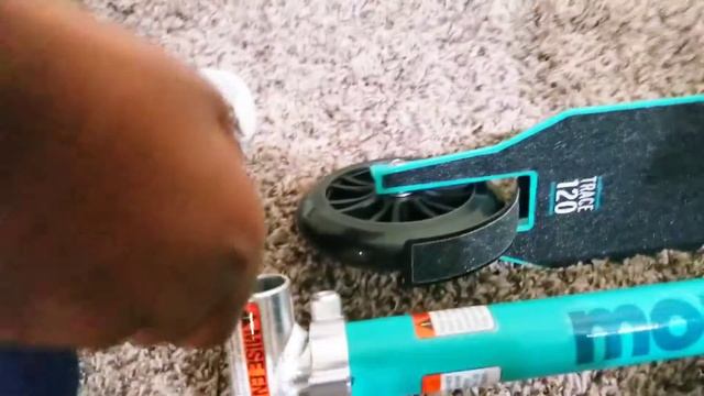 KIDS GOT NEW SCOOTER / Mongoose Trace 120 Scooter Unboxing / Scooter with Kick Stand смотреть онлайн