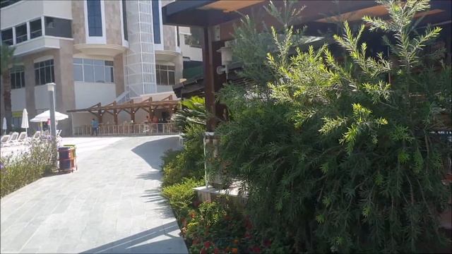 Пляж Отеля Justiniano Deluxe Resort. Какие отели рядом