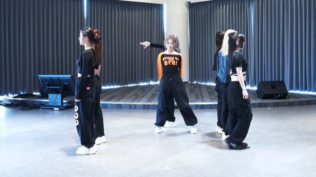 ICHILLIN’ - ‘Siren’ Dance Practice Mirrored