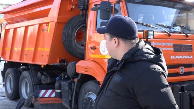 Автопарк МКУП 'Зеленый город' пополняется новой техникой смотреть онлайн