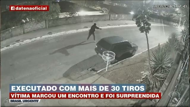 Homem é executado com mais de 30 tiros | Brasil Urgente смотреть онлайн