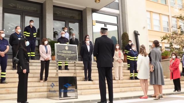 Los Reyes y sus hijas, la Princesa de Asturias y la Infanta Doña Sofía en Navantia Cartagena смотреть онлайн