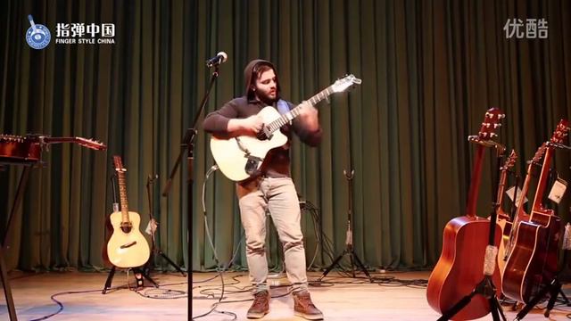 Luca Stricagnoli - Thunderstruck [LIVE at Beijing University 2016] смотреть онлайн