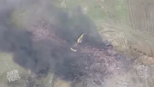 Труба упала на трактор смотреть онлайн