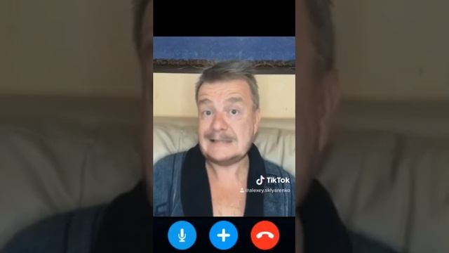 Дед рассказывает о популярных трендах