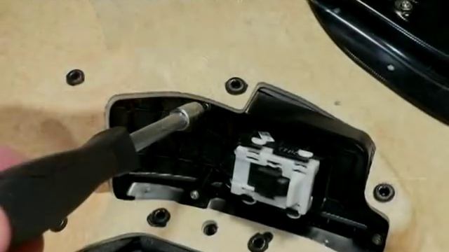 Mercedes Benz CLK W209 Door Trim and Switch Installation by Macarbon смотреть онлайн