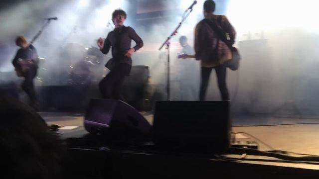 THE KOOKS - Sofa Song w/ Van McCann Melbourne 24/1/2015 Sidney Myer Music Bowl смотреть онлайн