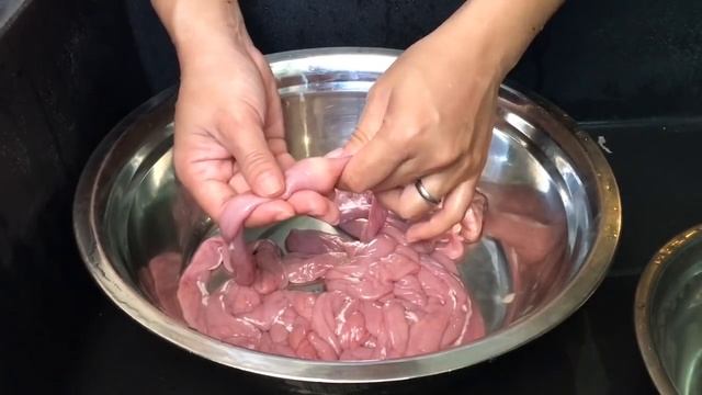 How to Clean Pig's Small Intestines смотреть онлайн