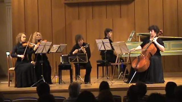 Antonio Vivaldi - Mandolin Concerto In D dur 1,2nd movement смотреть онлайн
