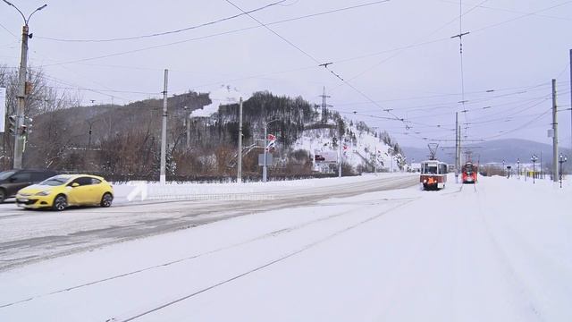 В минувшие выходные на федеральной трассе М5 из-за обильного снегопада образовались пробки смотреть онлайн