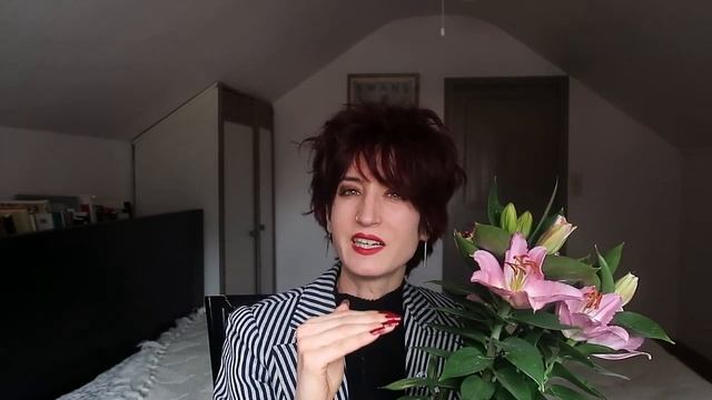 Lirio blanco, lilium candidum y perfume nicho Relique d'amour de Oriza L Legrand смотреть онлайн