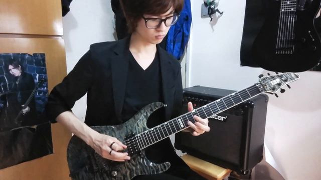 the GazettE - 春雪の頃 guitar solo covered by Moz смотреть онлайн
