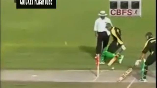 Most Interesting Cricket Run Out in History Of Cricket смотреть онлайн