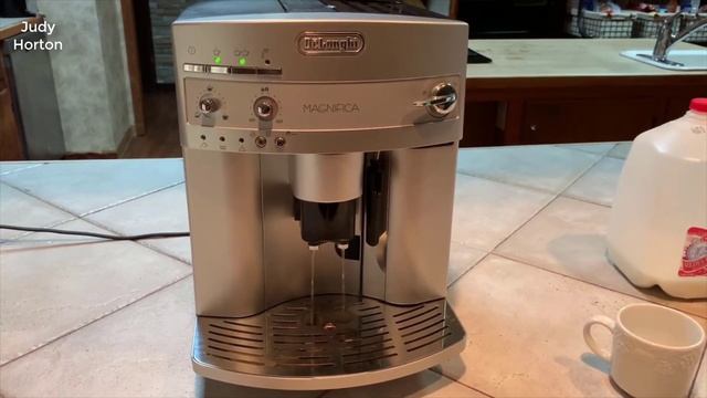 Review DELONGHI ESAM3300 Magnifica Super Automatic Espresso & Coffee Machine 2022 смотреть онлайн