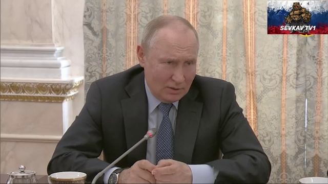 ПУТИН В.В "Мы не будем, как эти придурки, лупить по гражданским объектам. " смотреть онлайн