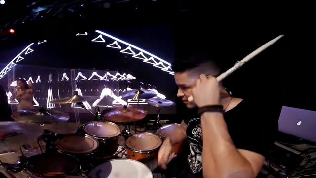 Marcelo Falcão - 126 cabides - Simone e Simaria смотреть онлайн