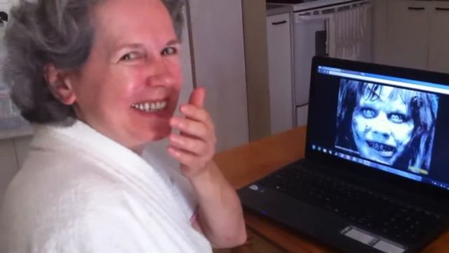 Grandma's Heart Attack In Playing Scary Maze Game