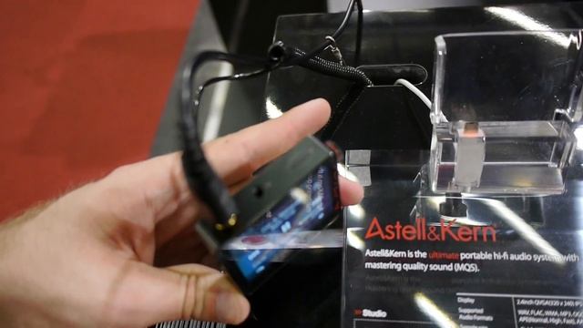 iRiver AK120 Astell & Kern High End MP3 Player Hands On смотреть онлайн