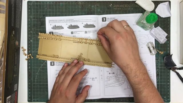 Стрим FCM 2C Meng. Часть II. Сборка катков, продолжение.