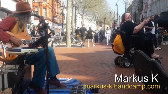 Reading Responds to Busker’s Improvisation смотреть онлайн