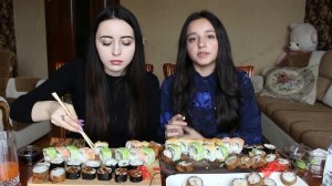 ЧЕЛЛЕНДЖ С ПОДПИСЧИЦЕЙ MUKBANG / 100 СУШИ РОЛЛОВ ЗА РАЗ ! КТО БОЛЬШЕ ?? Ayka Emilly vs Aysel