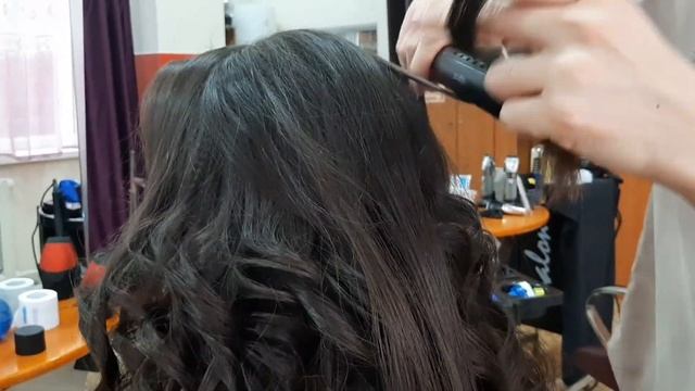 Укладка на длинные волосы утюжком. смотреть онлайн