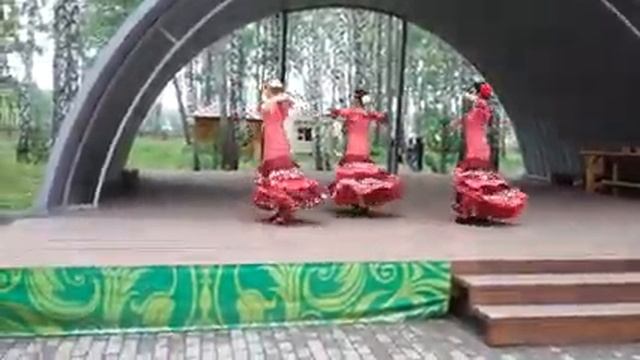 Школа фламенко Дарьи Трубицыной "Encanto" в сельском парке "Околица" смотреть онлайн