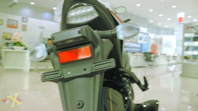 Suzuki GSX-S1000 2018 - Reb Black White - Walkaround смотреть онлайн