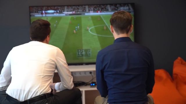 A day as an iOS Developer at SIXT смотреть онлайн