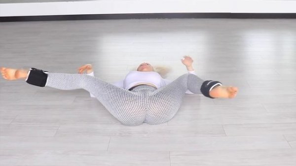 Middle Splits Workout with Ankle Weights  Saturday Stretching Flow.mp4