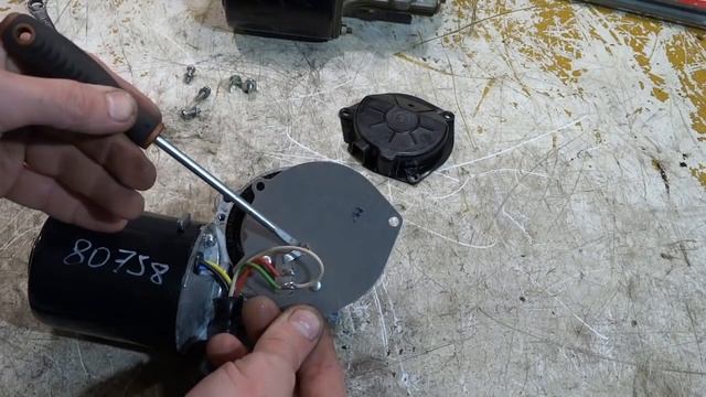 Редуктор стеклоочистителя 2108 в ГАЗ-21 смотреть онлайн