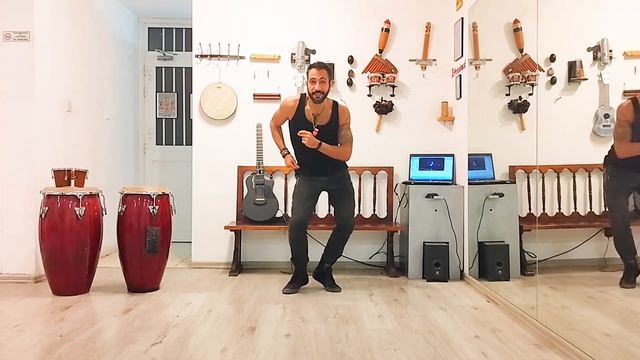 Salsa 'relaxed' Freestyle! ~Musicality lessons: Description~ смотреть онлайн