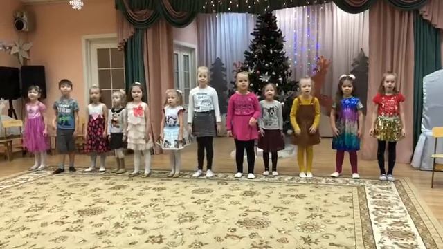 «Почему медведь зимой спит» Поет ансамбль «Веснушки» смотреть онлайн