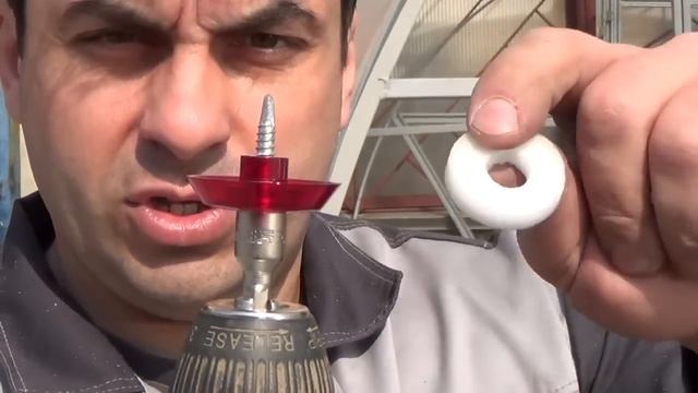 Чем крепить сотовый поликарбонат. Сравнение крепежных изделий