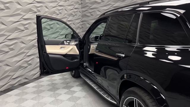 Showcasing Mercedes-Benz GLS 600 MAYBACH Brabus смотреть онлайн
