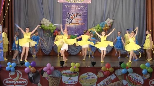Образцовій ансамбль народного танца "Родничок" смотреть онлайн